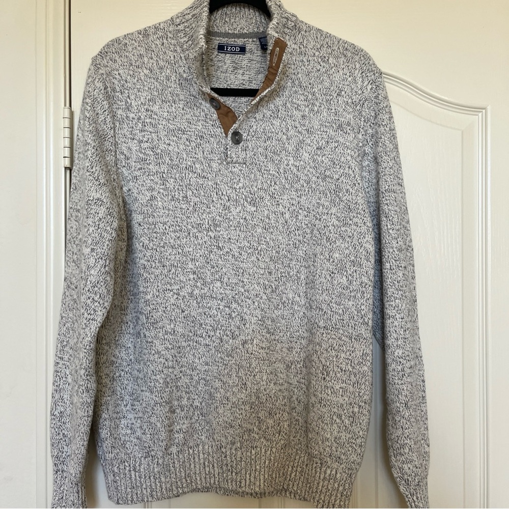 IZOD Men's Crewneck Sweater in Gray